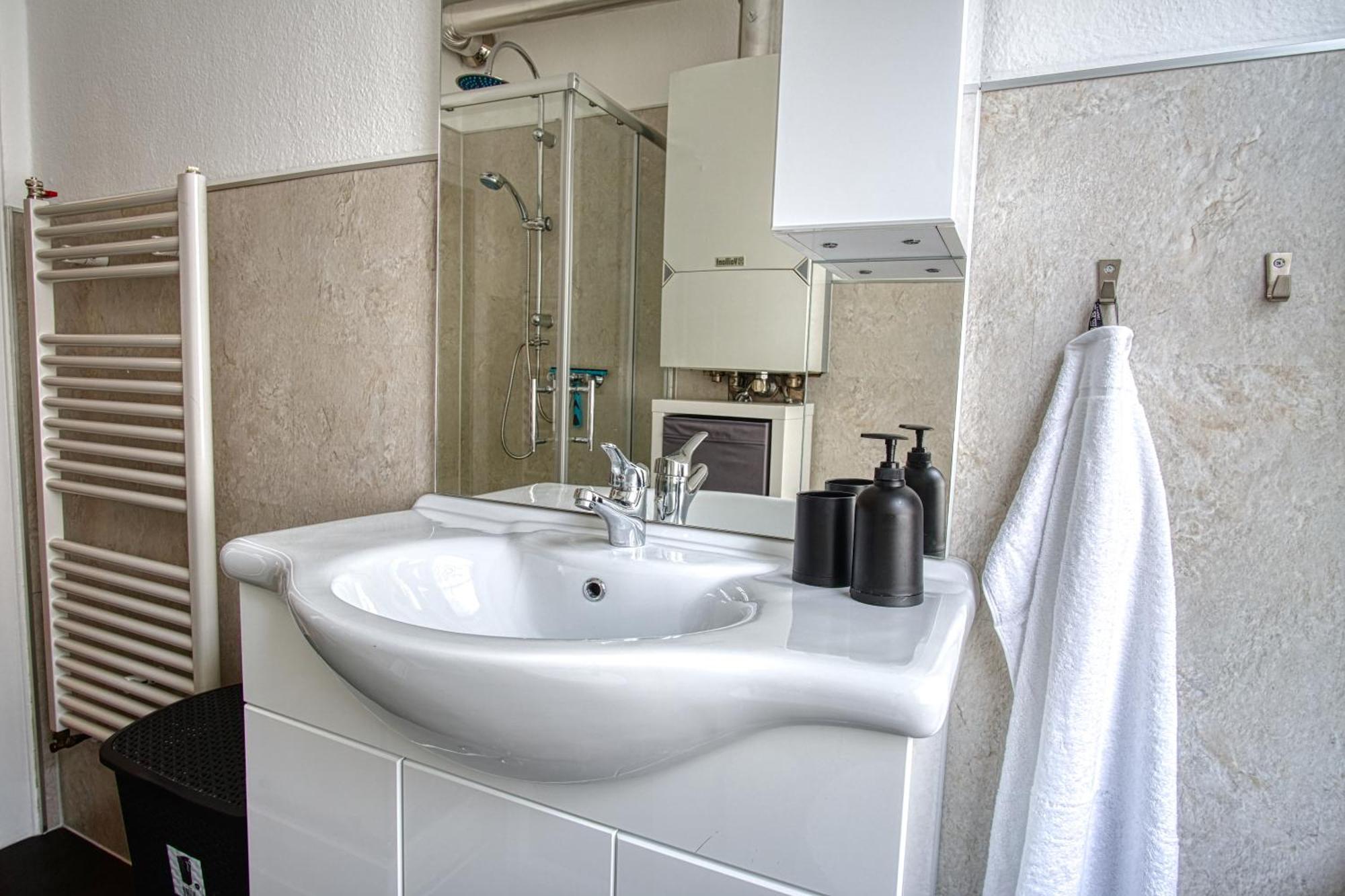 Homefy Sleep & Relax Apartment - Free Parking - Top Location エッセン エクステリア 写真
